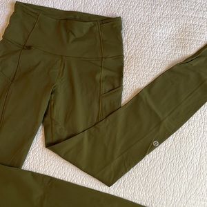 NWOT Fast and Free Leggings